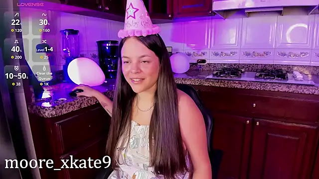 Snapshot of KateMoorex chatting on November 2025 12:20:01 PM KateMoorex online show from November 2025 12:20:01 PM