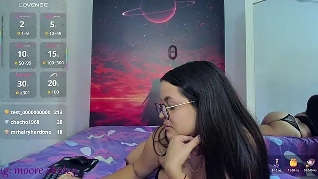 Snapshot of KateMoorex chatting on October 2025 03:55:02 PM KateMoorex online show from October 2025 03:55:02 PM