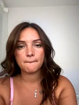 Snapshot of madiiy chatting on September 2025 08:07:01 PM madiiy online show from September 2025 08:07:01 PM