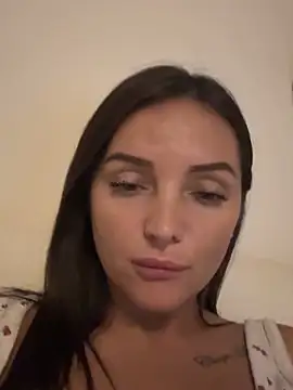 Snapshot of madiiy chatting on October 2025 01:39:01 AM madiiy online show from October 2025 01:39:01 AM