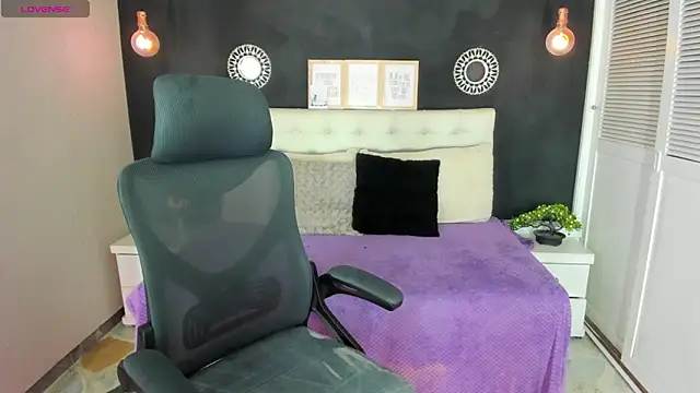 Eva hot 1 online show from October 2025 01:12:02 PM