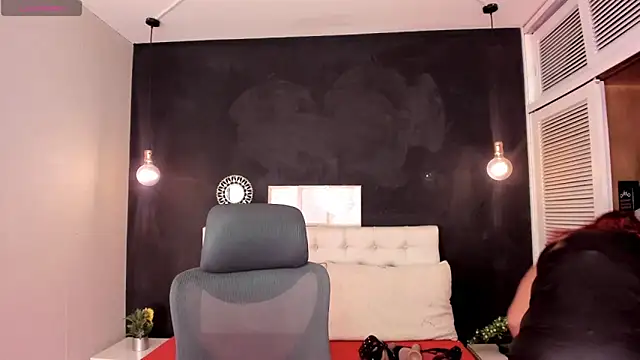 Eva hot 1 online show from March 2026 07:04:02 PM