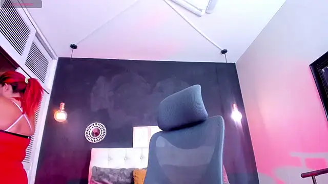 Snapshot of Eva_hot_1 chatting on February 2026 01:00:01 PM Eva hot 1 online show from February 2026 01:00:01 PM