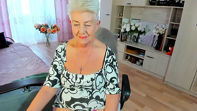 HotandMature online show from May 2026 11:06:01 AM