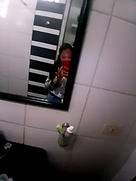 Venuxx online show from December 2025 06:24:01 PM