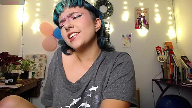 AlmaNanax online show from December 2025 02:13:02 AM