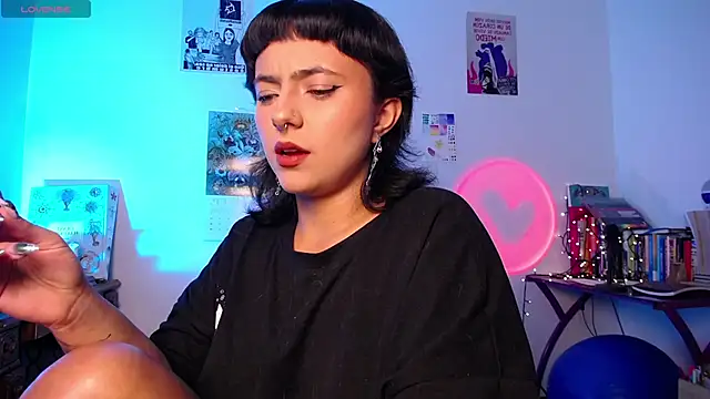 AlmaNanax online show from September 2025 02:06:02 AM