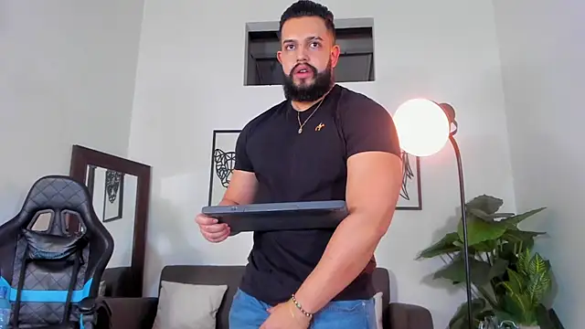 Justin kingX7 online show from May 2026 03:44:01 AM