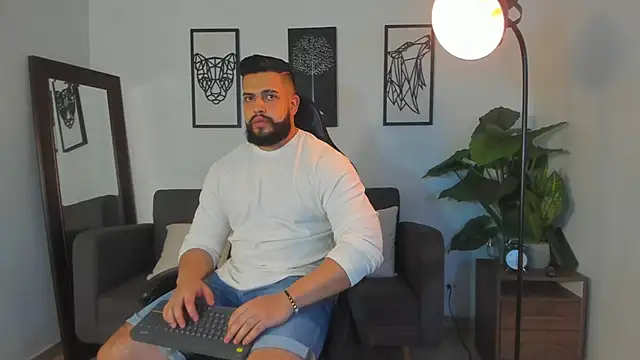 Justin kingX7 online show from April 2026 02:35:01 AM