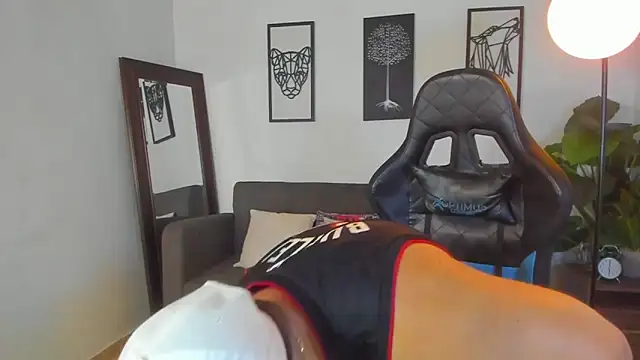 Justin kingX7 online show from April 2026 01:56:02 AM