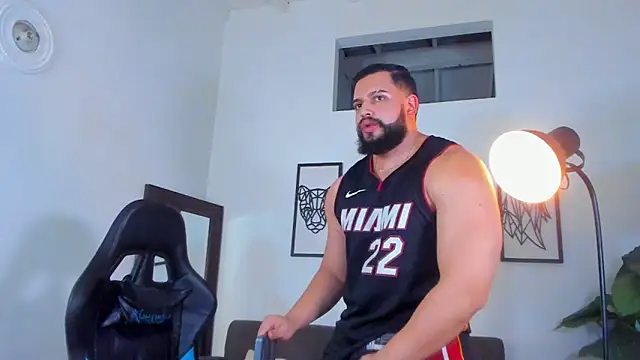 Justin kingX7 online show from May 2026 04:32:02 AM