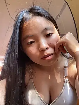 viluna online show from November 2025 04:56:01 AM