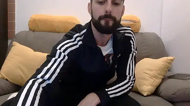 Amicisegreti online show from January 2026 06:36:02 PM