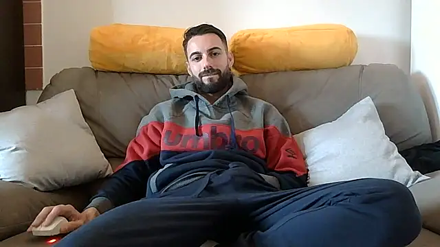 Amicisegreti online show from February 2026 11:56:01 AM