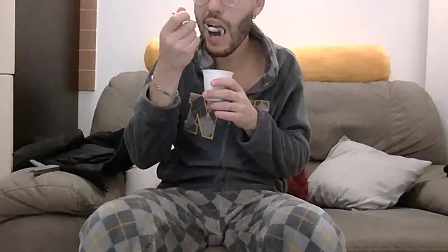 Amicisegreti online show from February 2026 06:21:02 AM