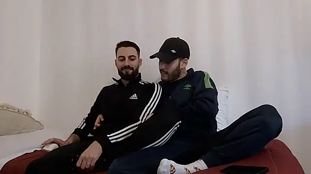 Amicisegreti online show from March 2026 01:56:02 PM