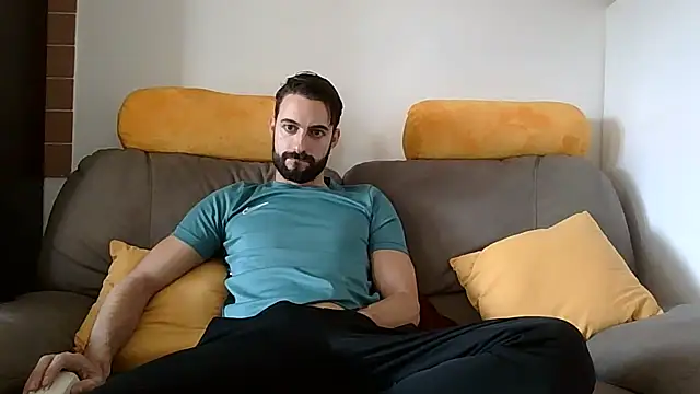 Amicisegreti online show from December 2025 10:04:01 AM