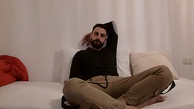 Amicisegreti online show from March 2026 05:47:01 PM