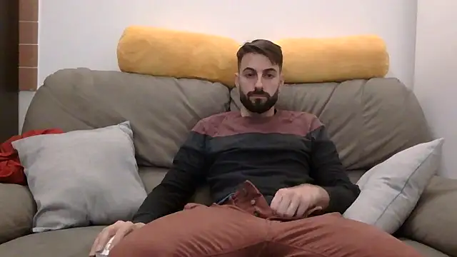 Amicisegreti online show from March 2026 09:48:01 PM