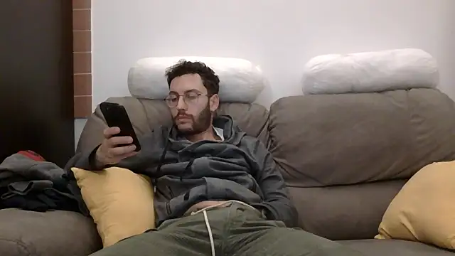 Amicisegreti online show from March 2026 08:22:01 PM