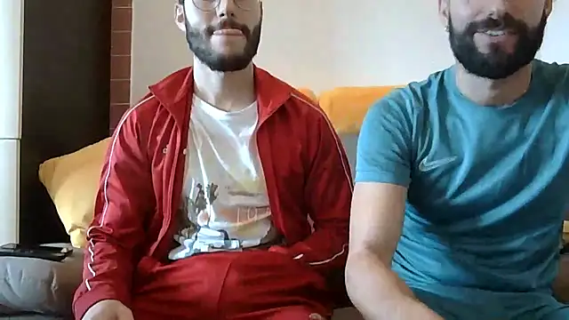 Amicisegreti online show from December 2025 10:25:01 AM