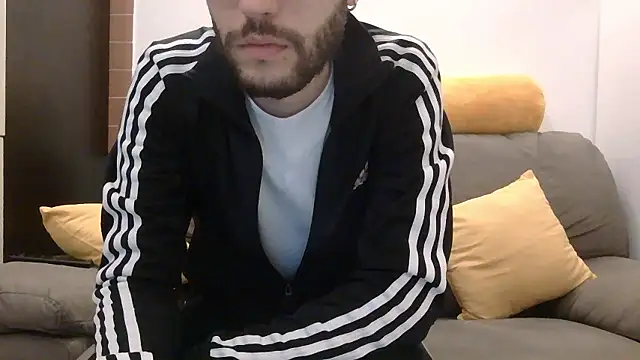 Amicisegreti online show from January 2026 06:20:02 AM