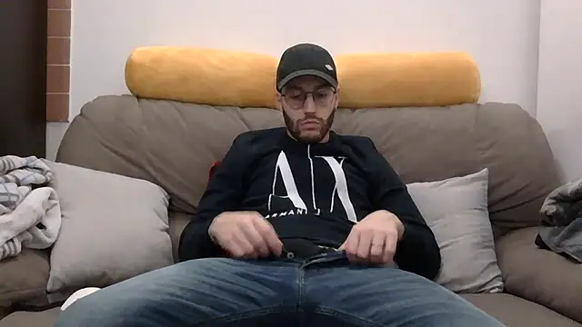 Amicisegreti online show from February 2026 09:21:01 PM