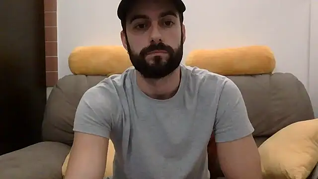 Amicisegreti online show from November 2025 09:48:02 PM