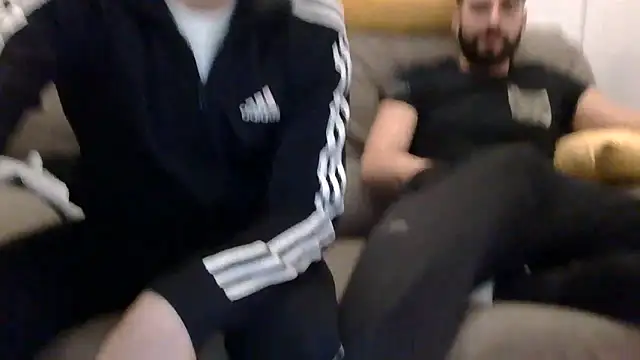 Amicisegreti online show from November 2025 09:48:02 PM