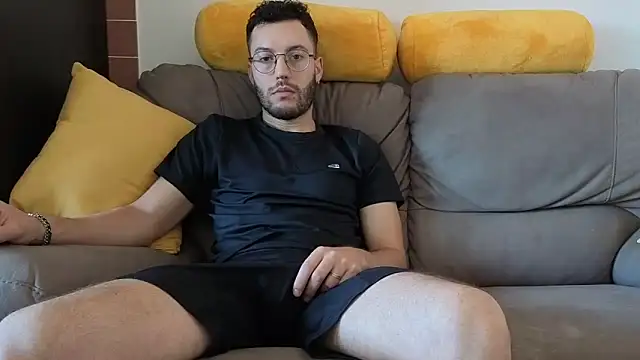 Amicisegreti online show from May 2026 05:25:02 AM