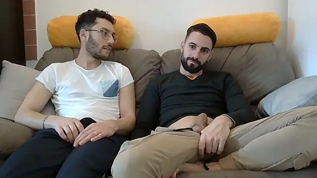 Amicisegreti online show from March 2026 03:56:02 PM