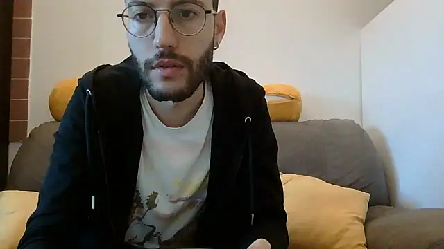 Amicisegreti online show from January 2026 07:24:01 AM