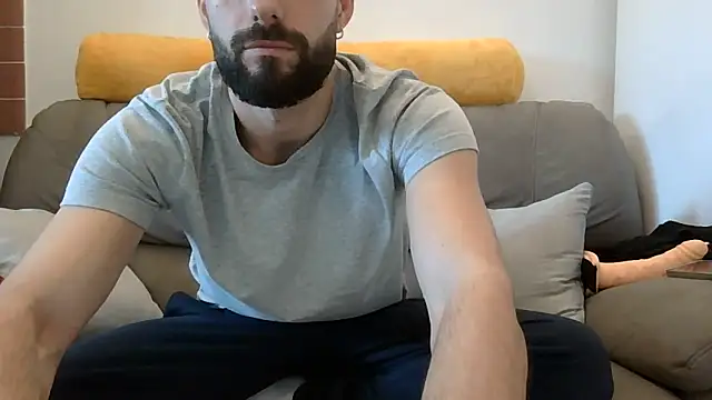 Amicisegreti online show from February 2026 12:46:02 PM