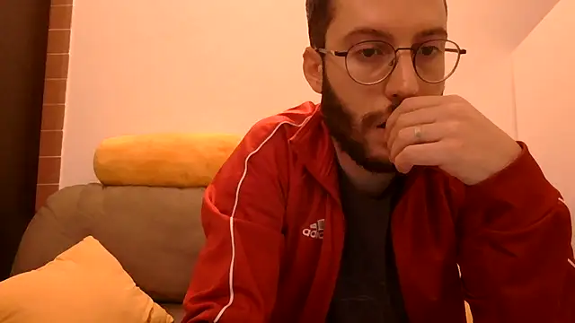 Amicisegreti online show from December 2025 05:58:02 PM