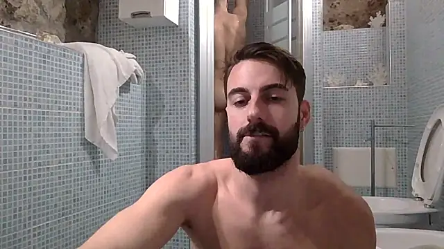 Amicisegreti online show from February 2026 08:41:01 PM