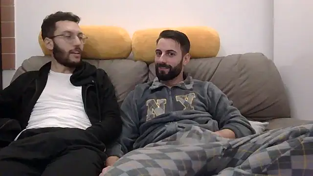 Amicisegreti online show from March 2026 09:54:01 PM