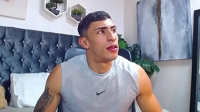 Snapshot of adrian_ray chatting on October 2025 06:11:01 PM adrian ray online show from October 2025 06:11:01 PM