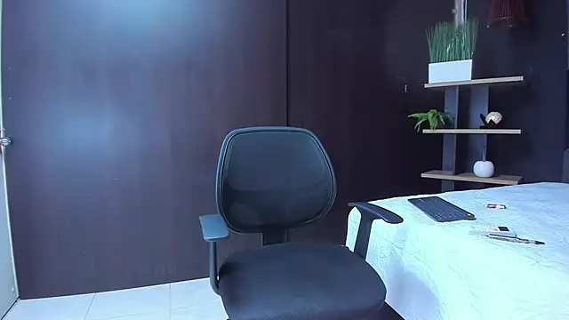 Snapshot of adrian_ray chatting on September 2025 05:56:01 PM adrian ray online show from September 2025 05:56:01 PM