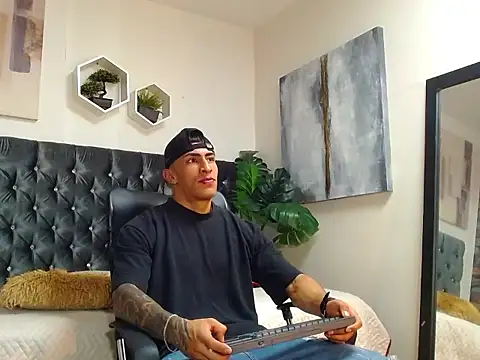 Snapshot of adrian_ray chatting on October 2025 05:36:02 PM adrian ray online show from October 2025 05:36:02 PM