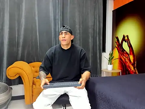 Snapshot of adrian_ray chatting on November 2025 05:50:01 PM adrian ray online show from November 2025 05:50:01 PM