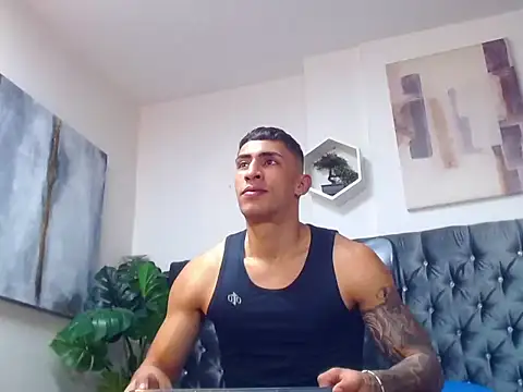 Snapshot of adrian_ray chatting on November 2025 06:08:01 PM adrian ray online show from November 2025 06:08:01 PM