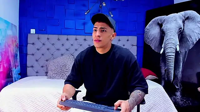 Snapshot of adrian_ray chatting on September 2025 11:43:01 AM adrian ray online show from September 2025 11:43:01 AM