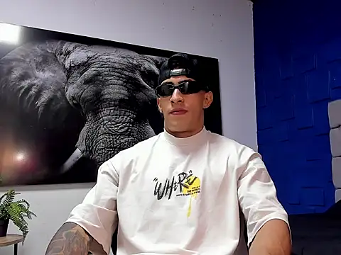 Snapshot of adrian_ray chatting on November 2025 12:27:01 PM adrian ray online show from November 2025 12:27:01 PM