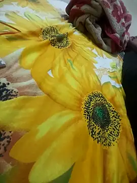 mommylover5 online show from October 2025 05:00:02 PM