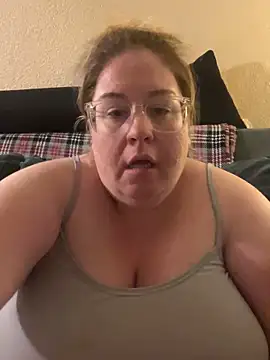 Snapshot of sexymommy1988 chatting on September 2025 02:25:01 AM sexymommy1988 online show from September 2025 02:25:01 AM