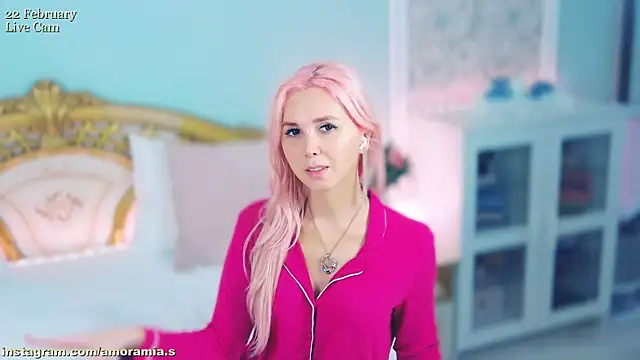 Amoramias online show from February 2026 05:25:01 PM