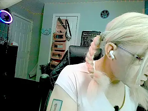mistismoker online show from April 2026 03:09:01 AM