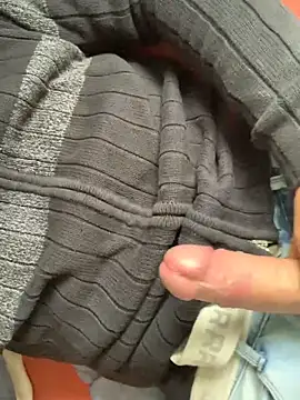 Snapshot of P44698 chatting on October 2025 01:21:02 PM P44698 online show from October 2025 01:21:02 PM