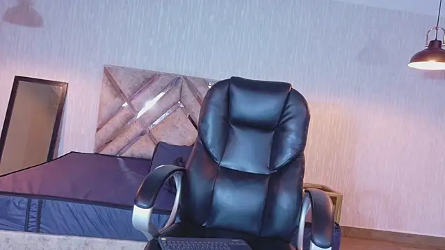 Olivia11  online show from February 2026 01:10:01 PM