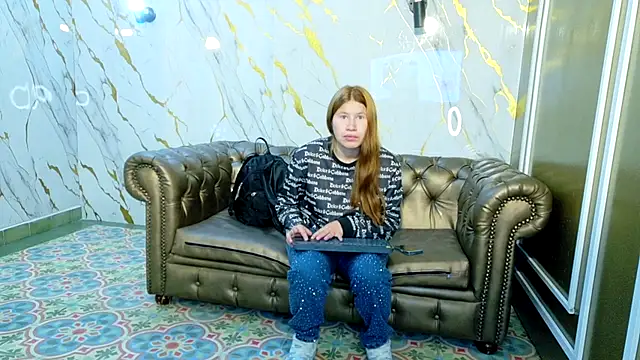 Olivia11  online show from December 2025 11:21:02 AM